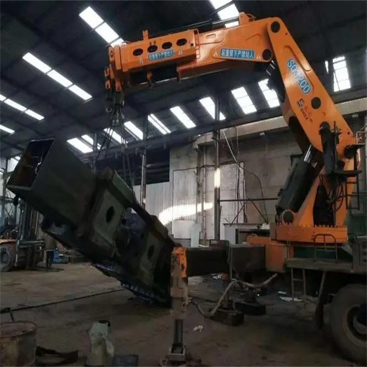 南部130吨折臂吊车出租吊机租赁附近电话